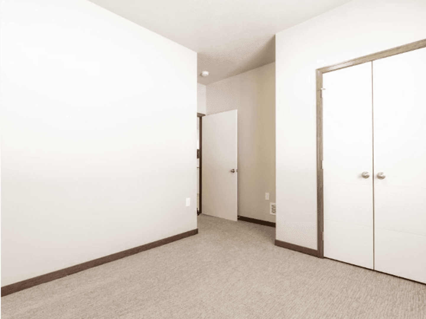 Sioux Falls Apartment: 500 N Shepherd Ave