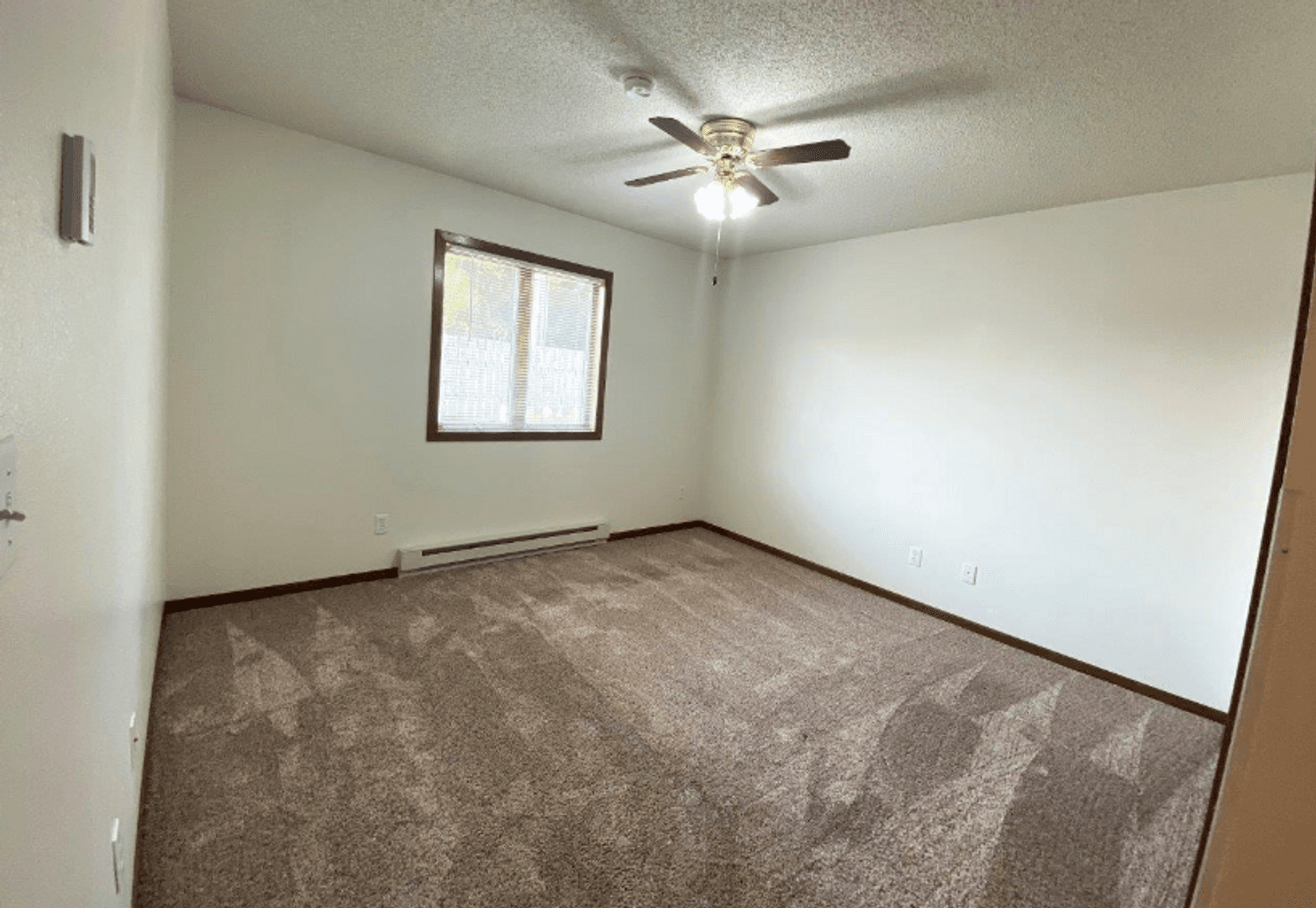 Mitchell Apartment: 1401 - 1415 1501 -1523 W Elm
