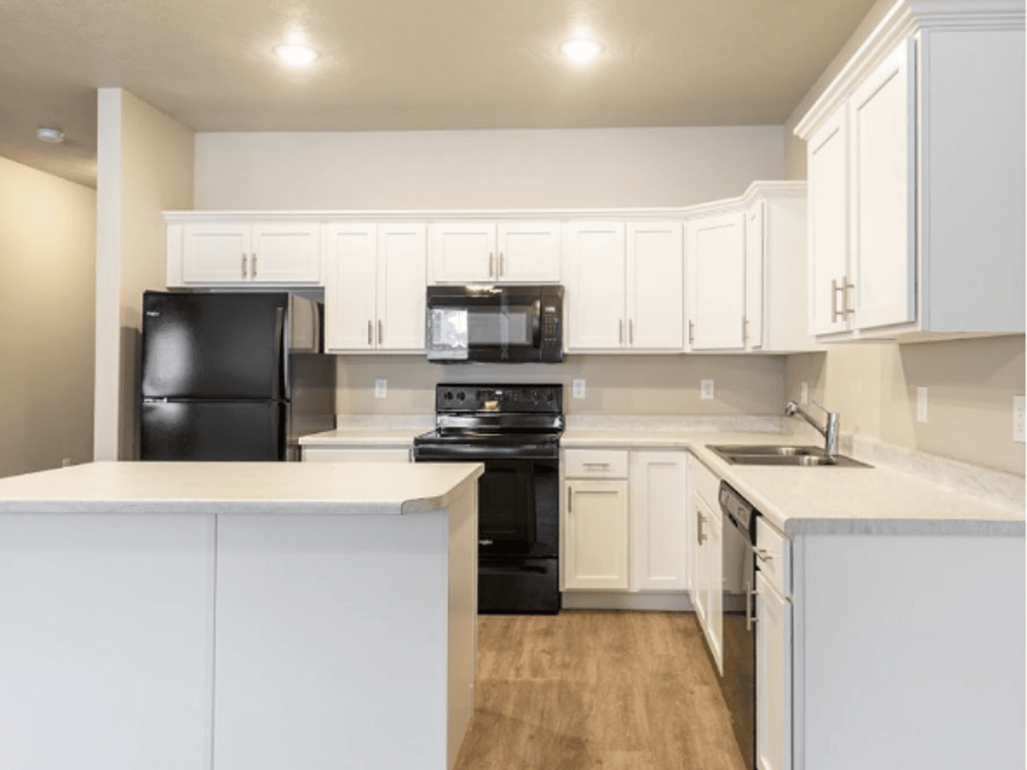 Sioux Falls Apartment: 500 N Shepherd Ave