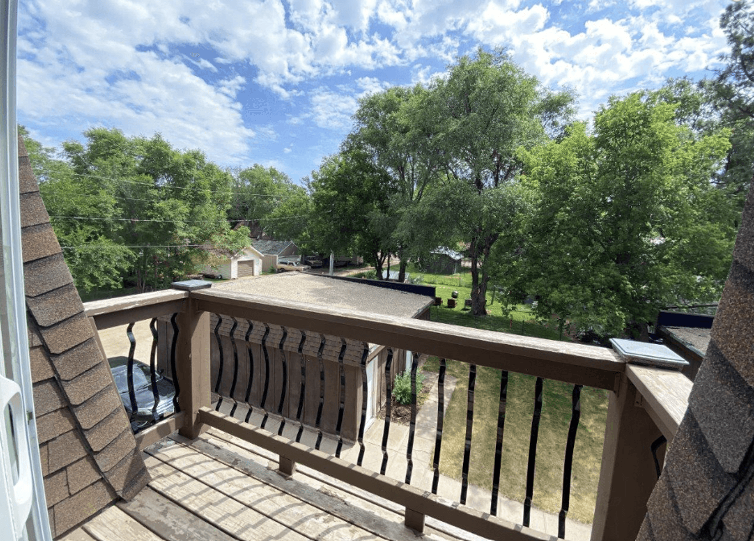 Mitchell Apartment: 618 W 9th Ave
