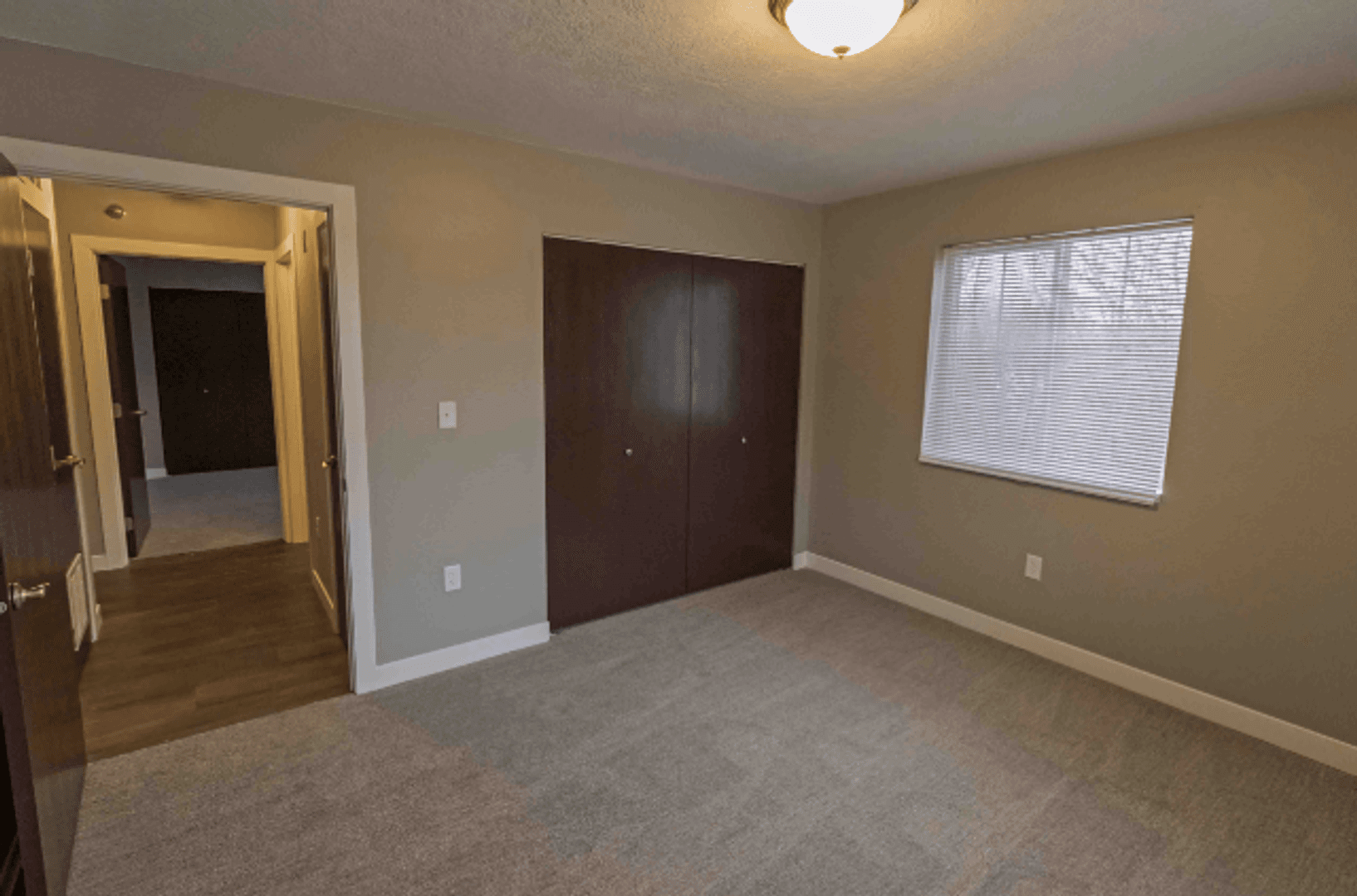 Sioux Falls Apartment: 617 N Lewis Ave