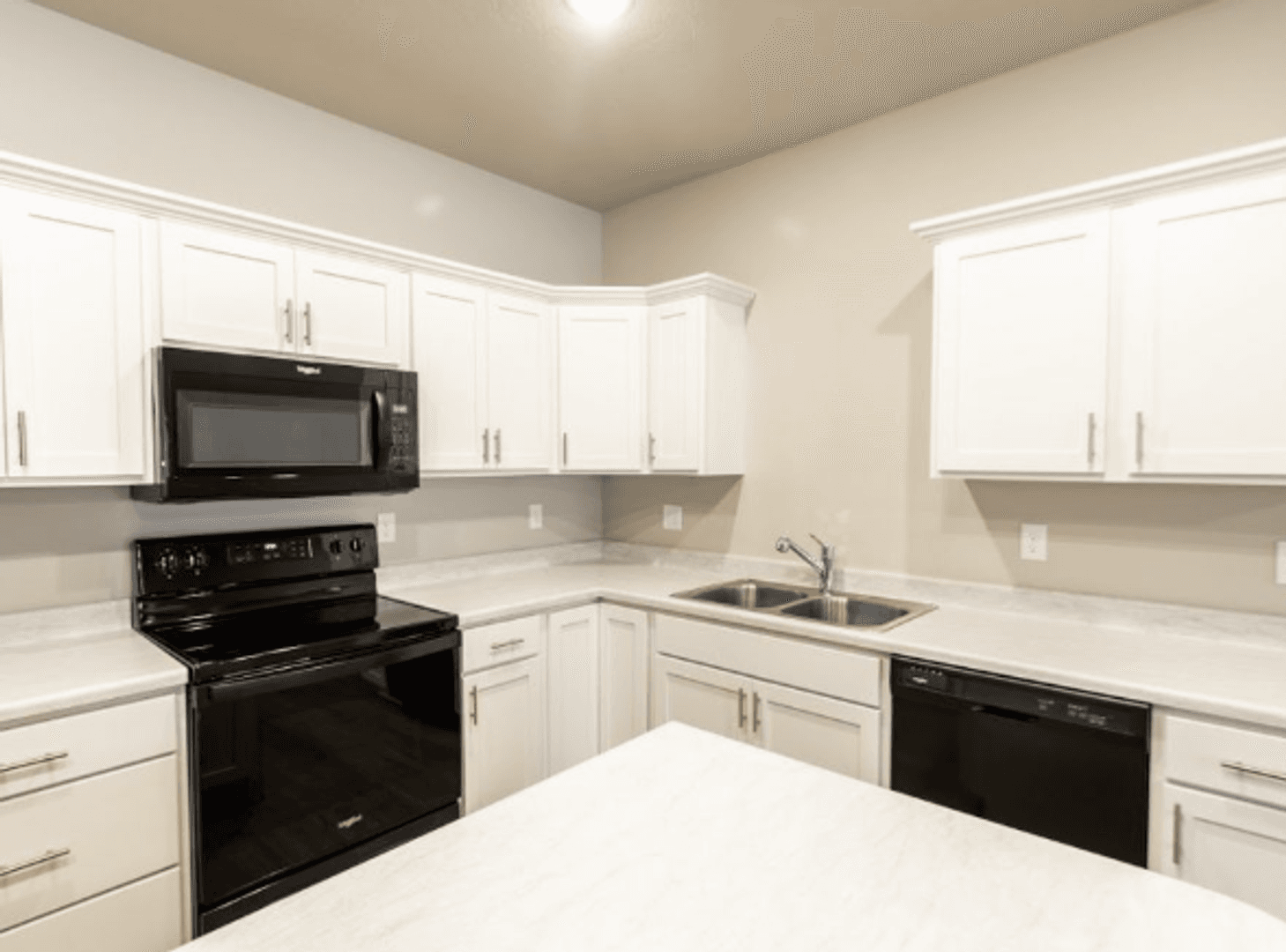 Sioux Falls Apartment: 500 N Shepherd Ave