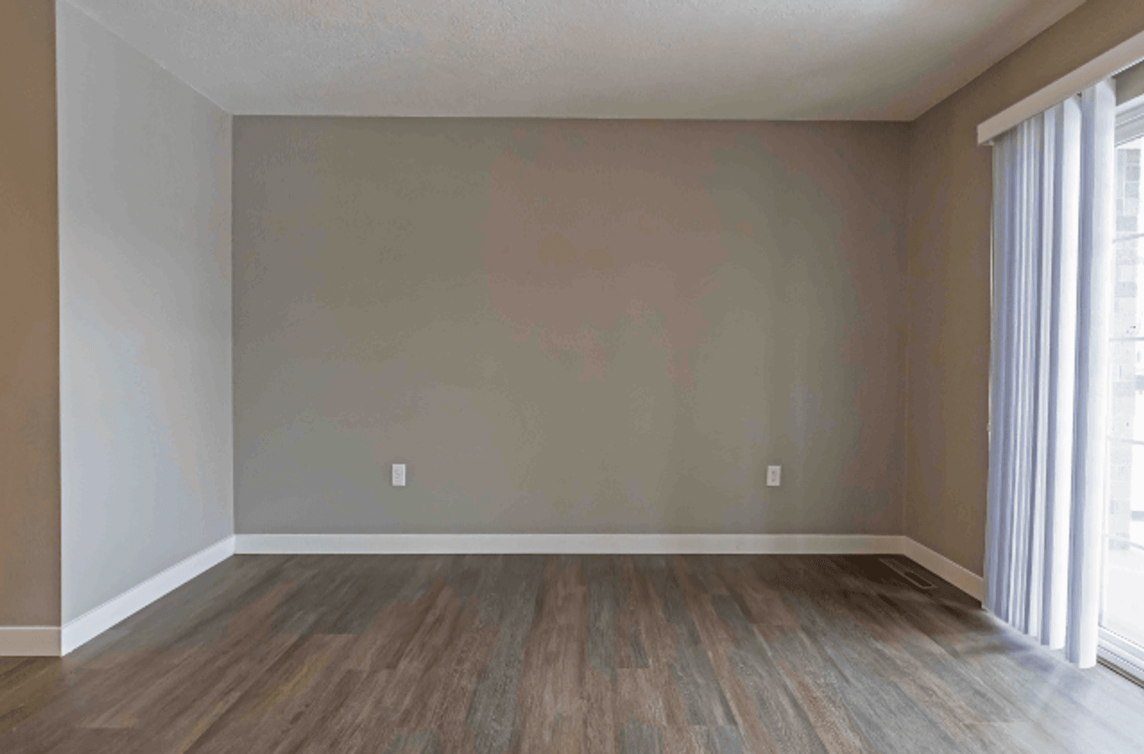 Sioux Falls Apartment: 617 N Lewis Ave