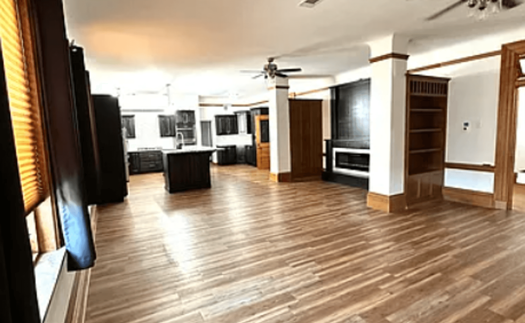 Mitchell Apartment: 315 N Lawler St