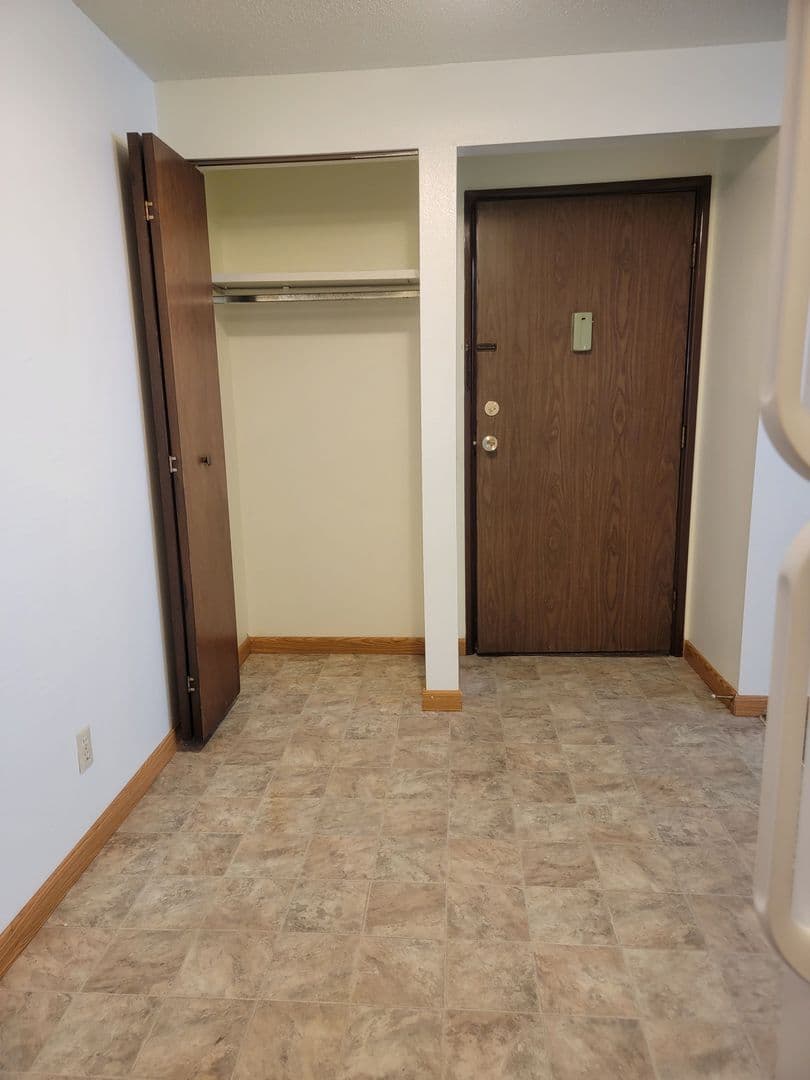 Mitchell Apartment: 206 & 210 W 15th Ave