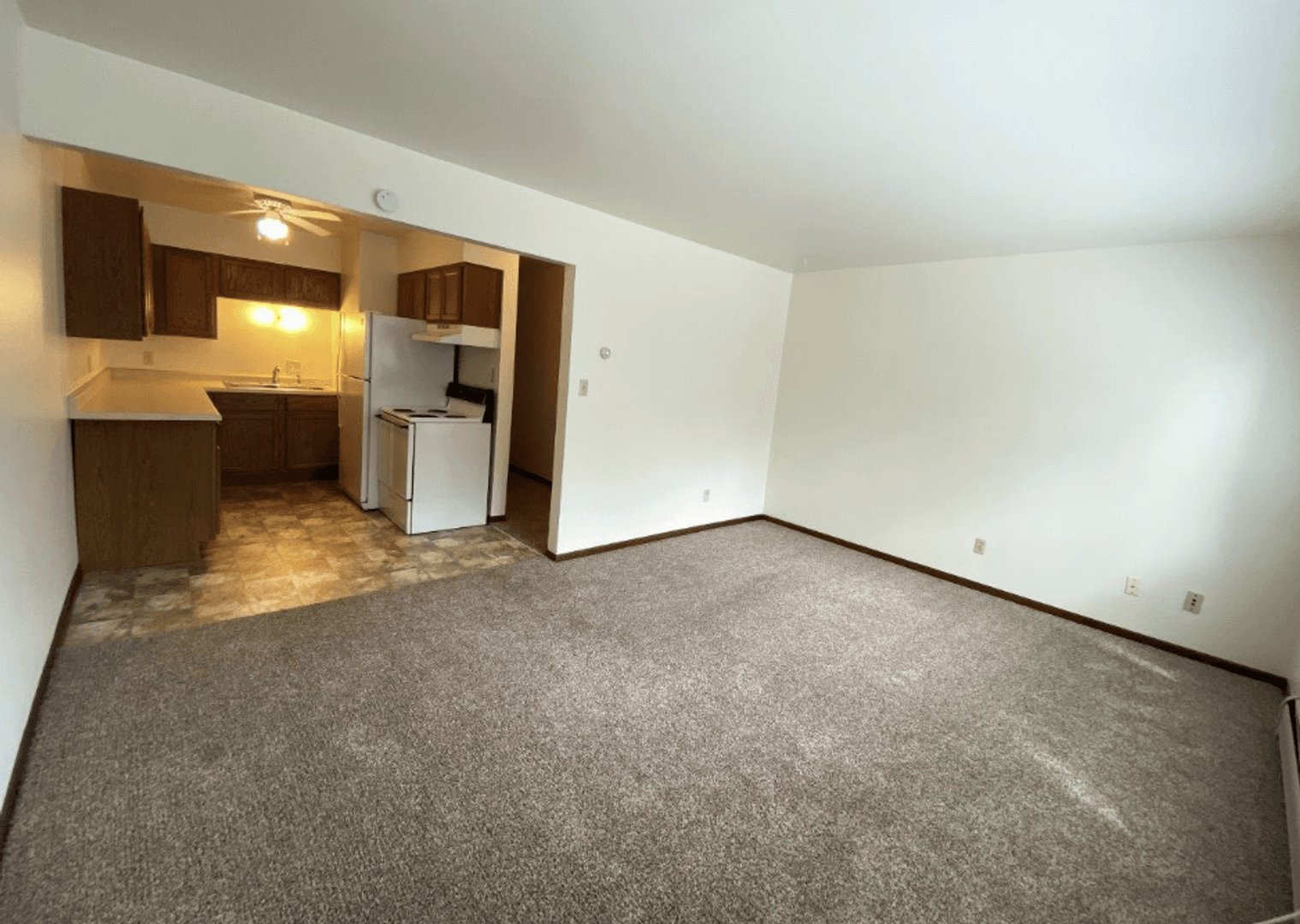 Mitchell Apartment: 618 W 9th Ave