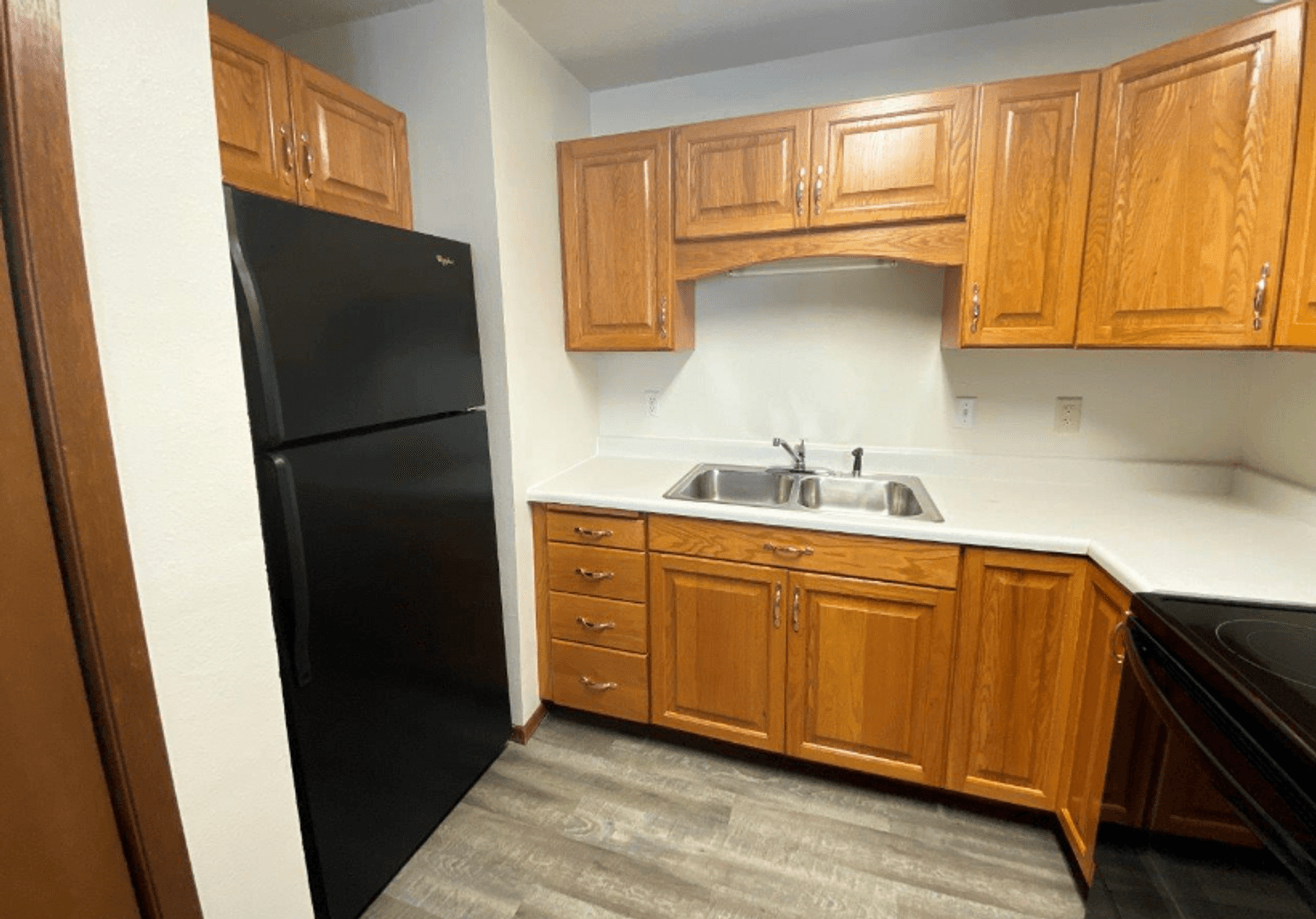 Mitchell Apartment: 1401 - 1415 1501 -1523 W Elm