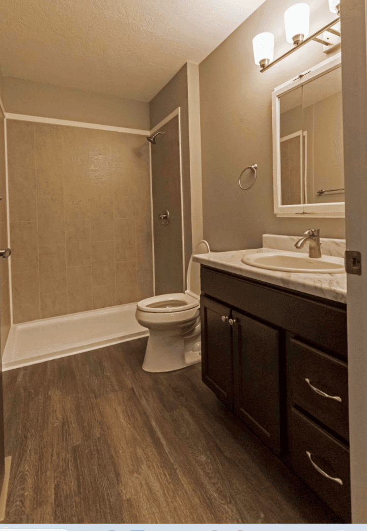 Sioux Falls Apartment: 617 N Lewis Ave