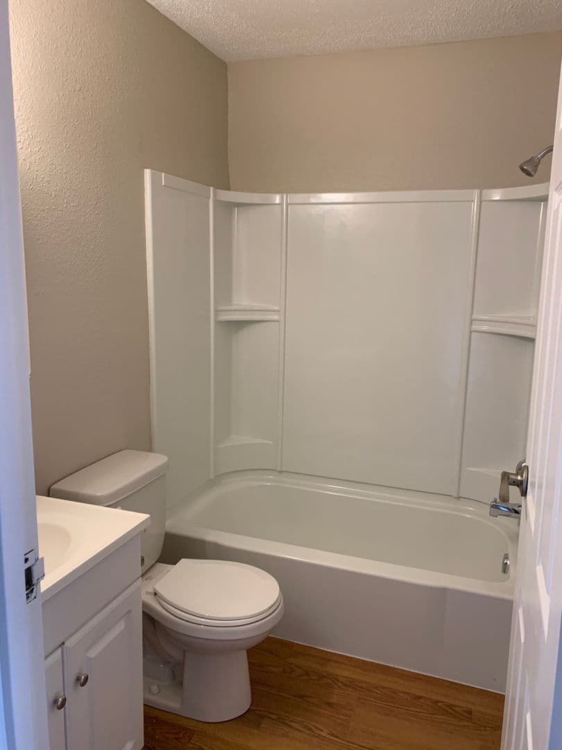 Council Bluffs Apartment: 136 Bennett Ave