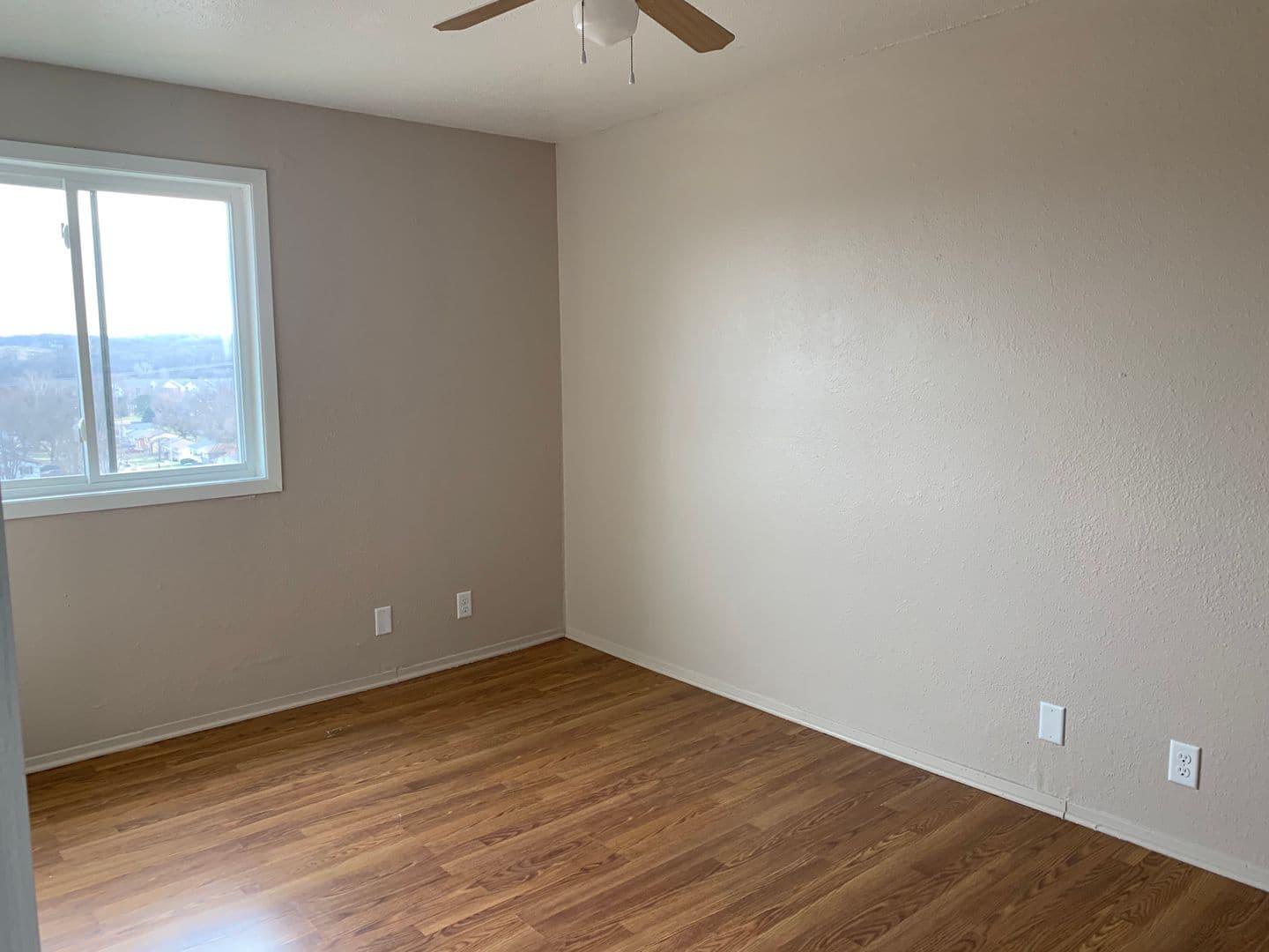 Council Bluffs Apartment: 136 Bennett Ave