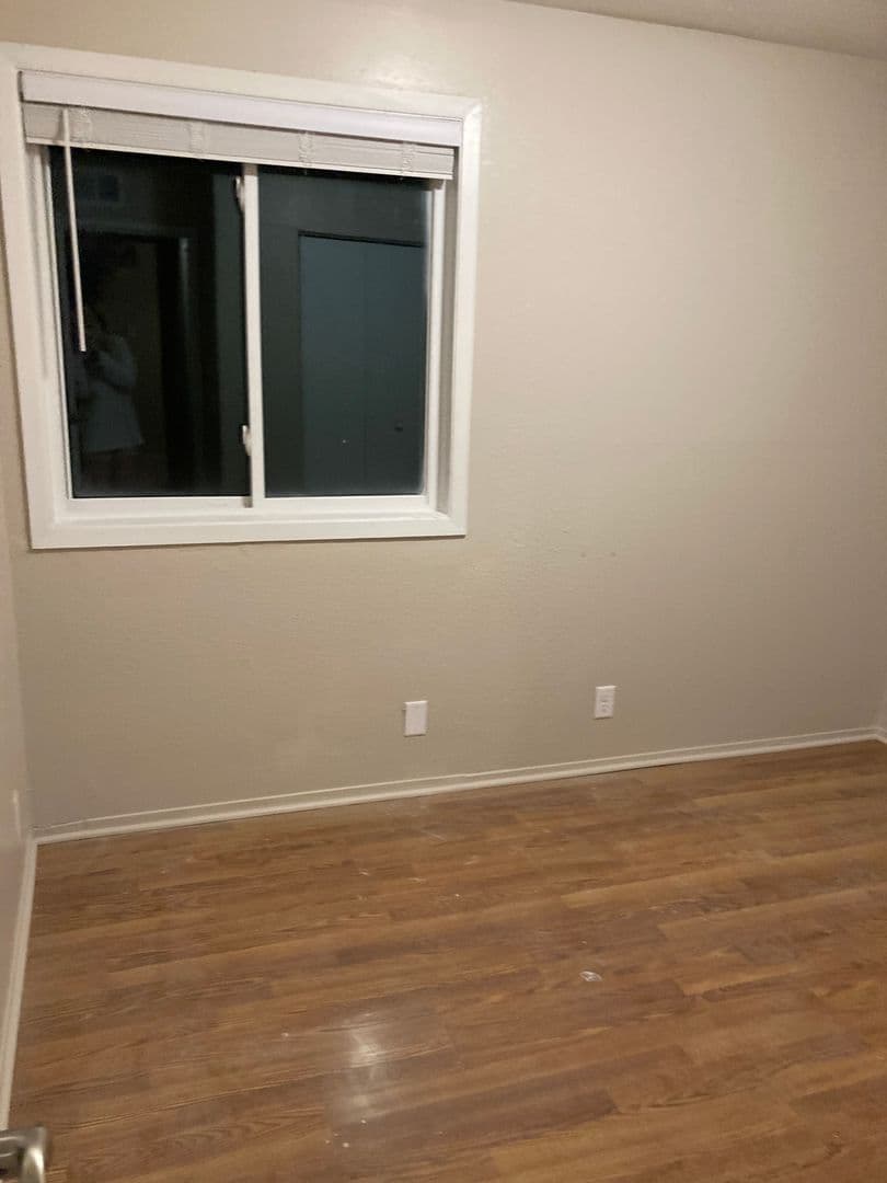 Council Bluffs Apartment: 136 Bennett Ave