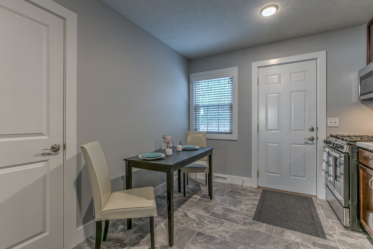 Council Bluffs Apartment: 37 1/2 Bluff St.