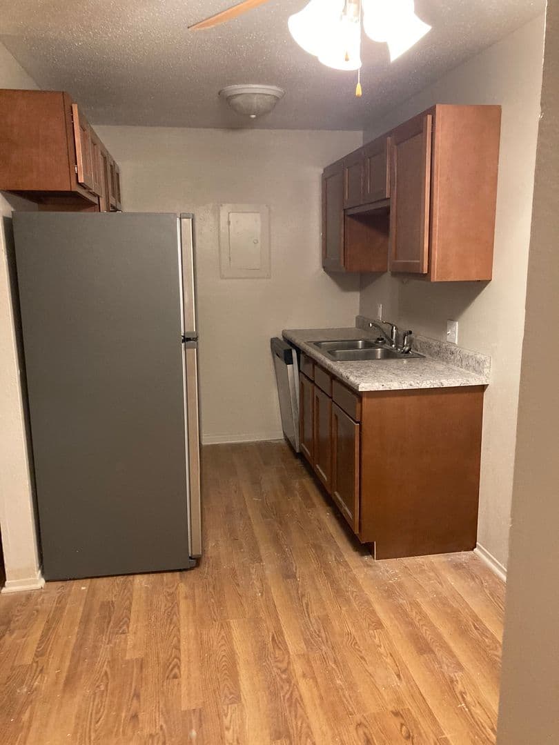 Council Bluffs Apartment: 136 Bennett Ave