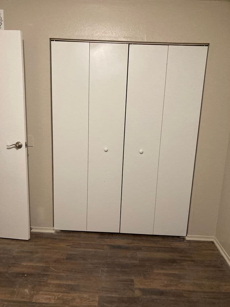 Council Bluffs Apartment: 136 Bennett Ave