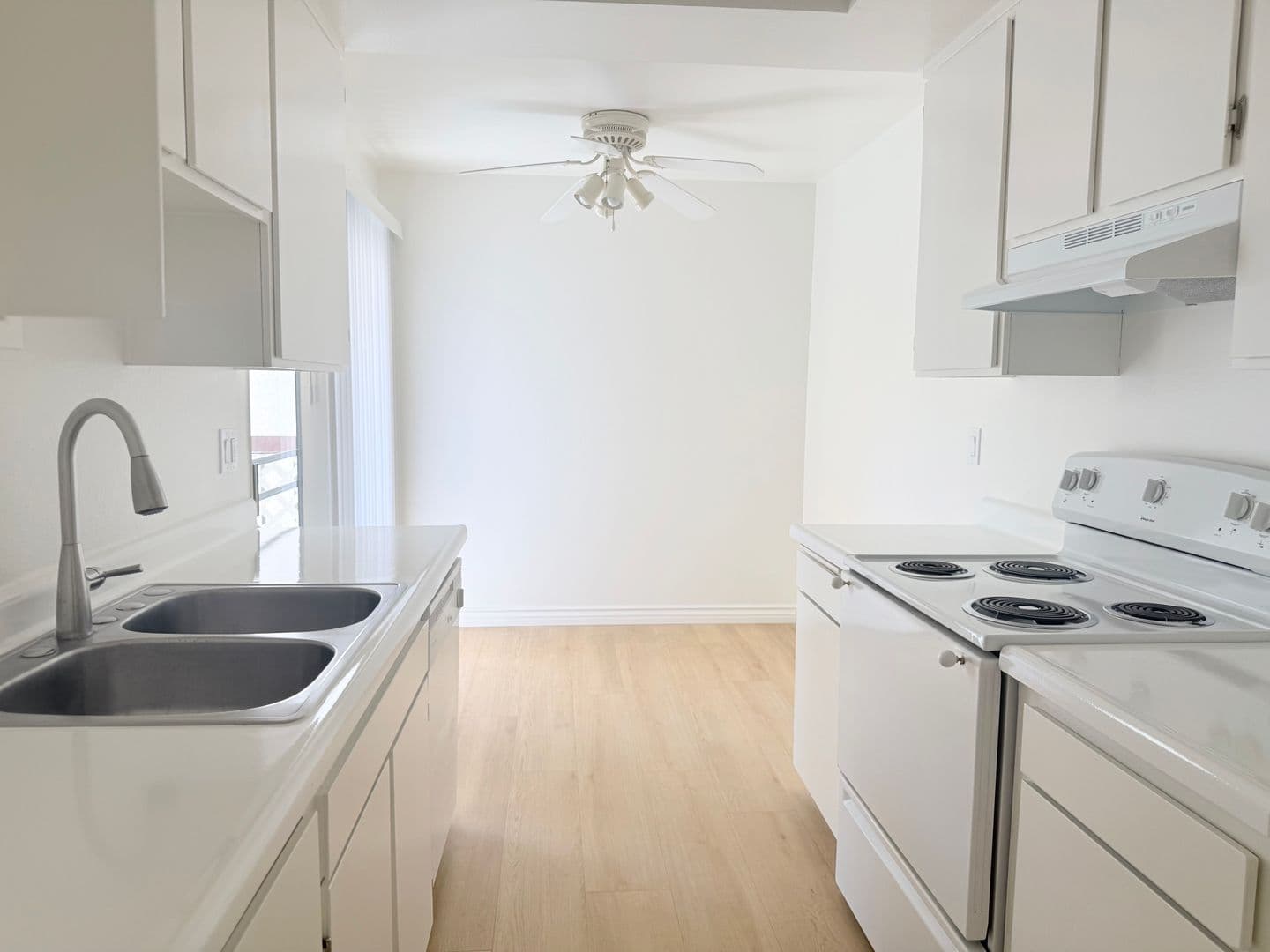 Los Angeles Apartment: 331 S. Ardmore Ave.