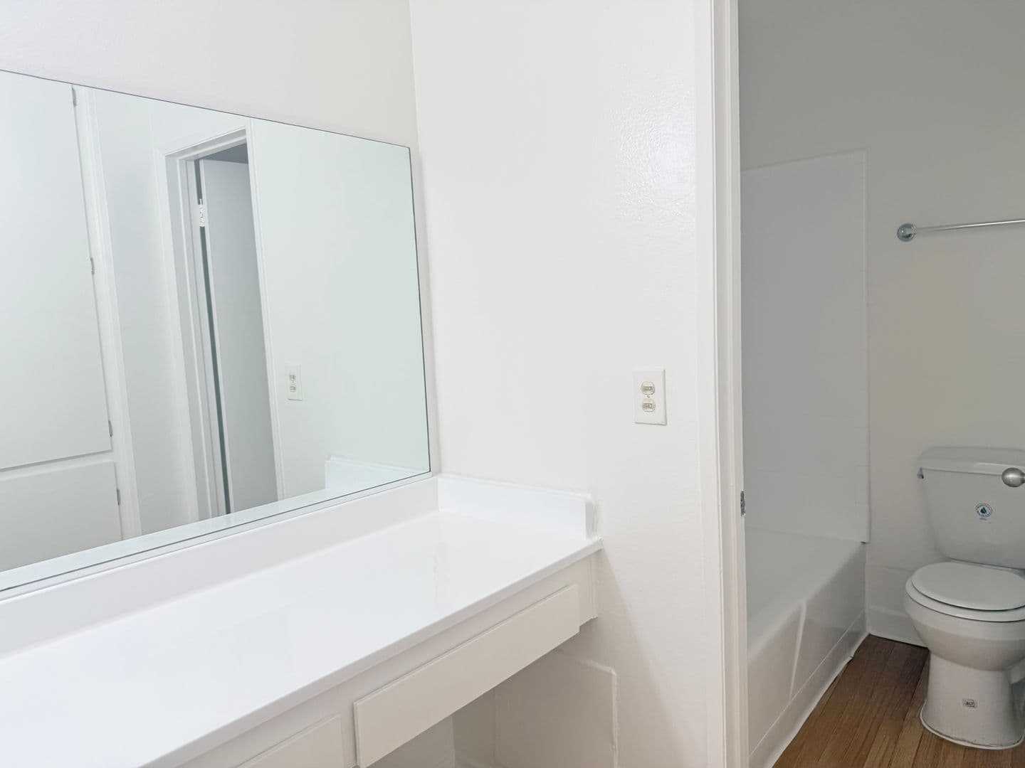 Los Angeles Apartment: 331 S. Ardmore Ave.