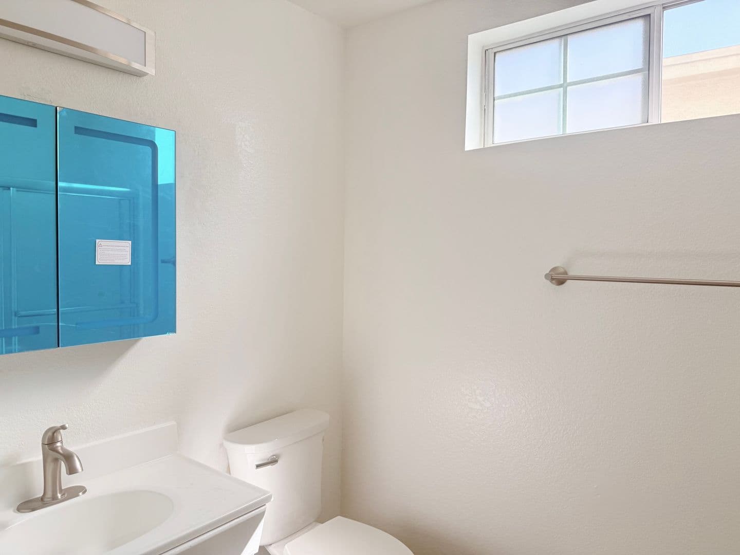 Los Angeles Apartment: 715 S. OXFORD AVE.