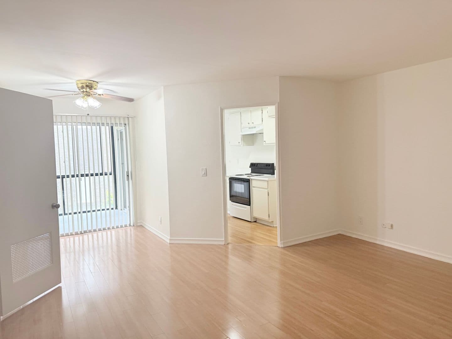 Los Angeles Apartment: 331 S. Ardmore Ave.