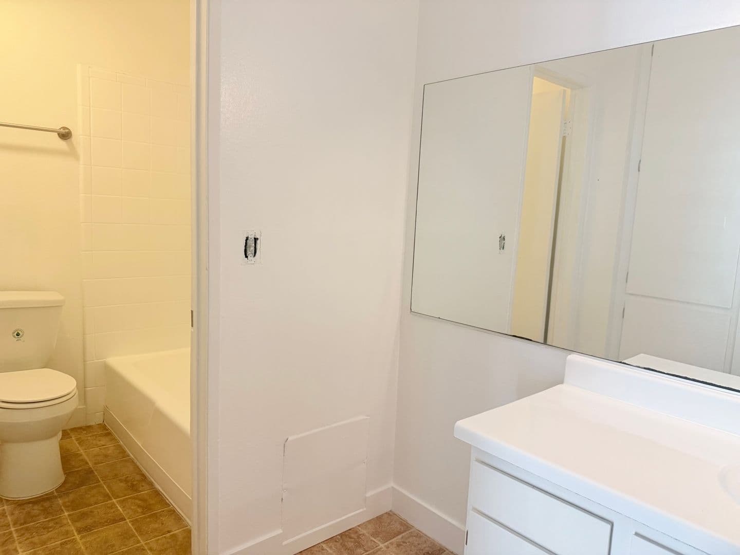 Los Angeles Apartment: 331 S. Ardmore Ave.