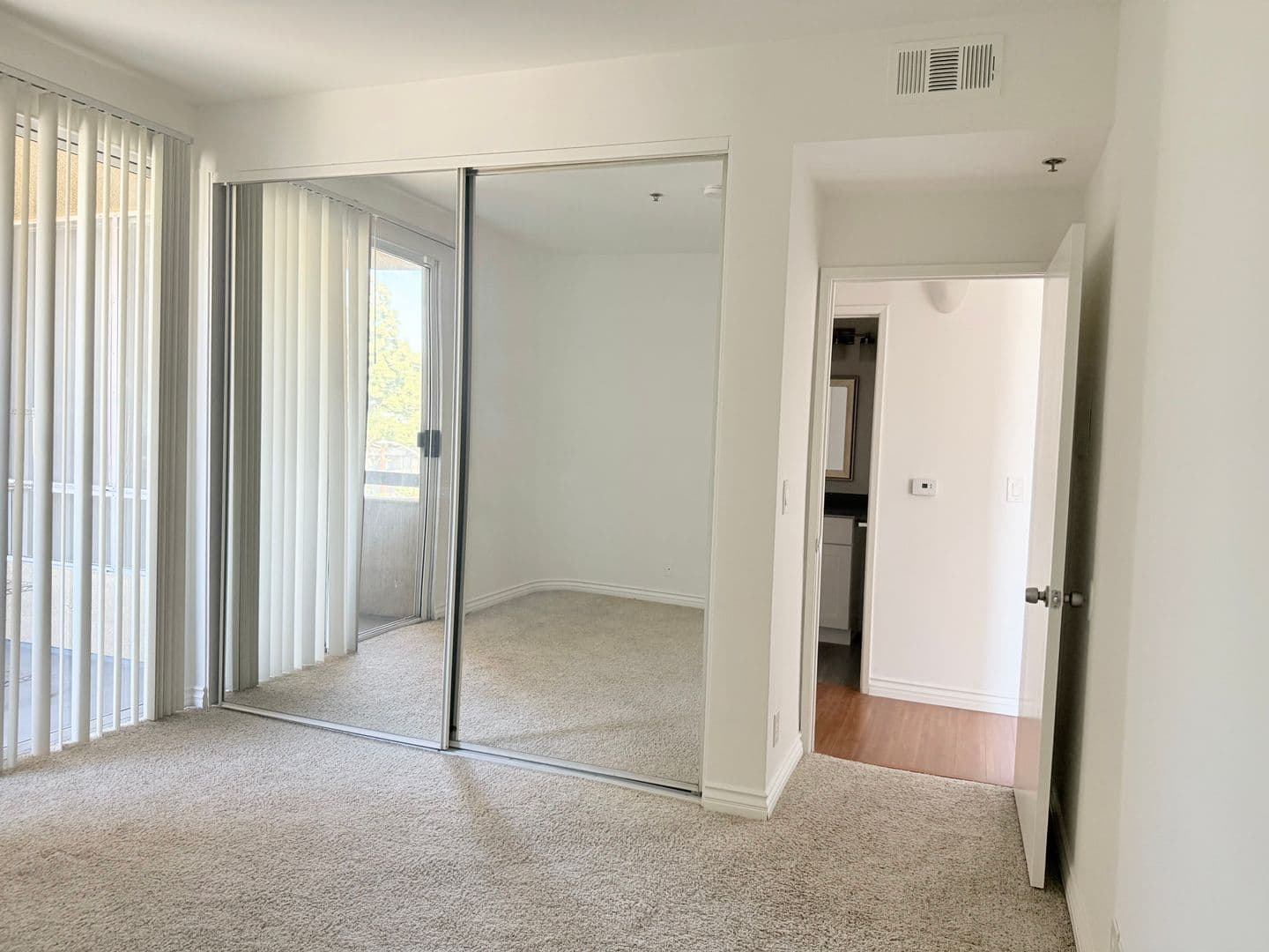 Los Angeles Apartment: 315 S. LaFayette Park Place
