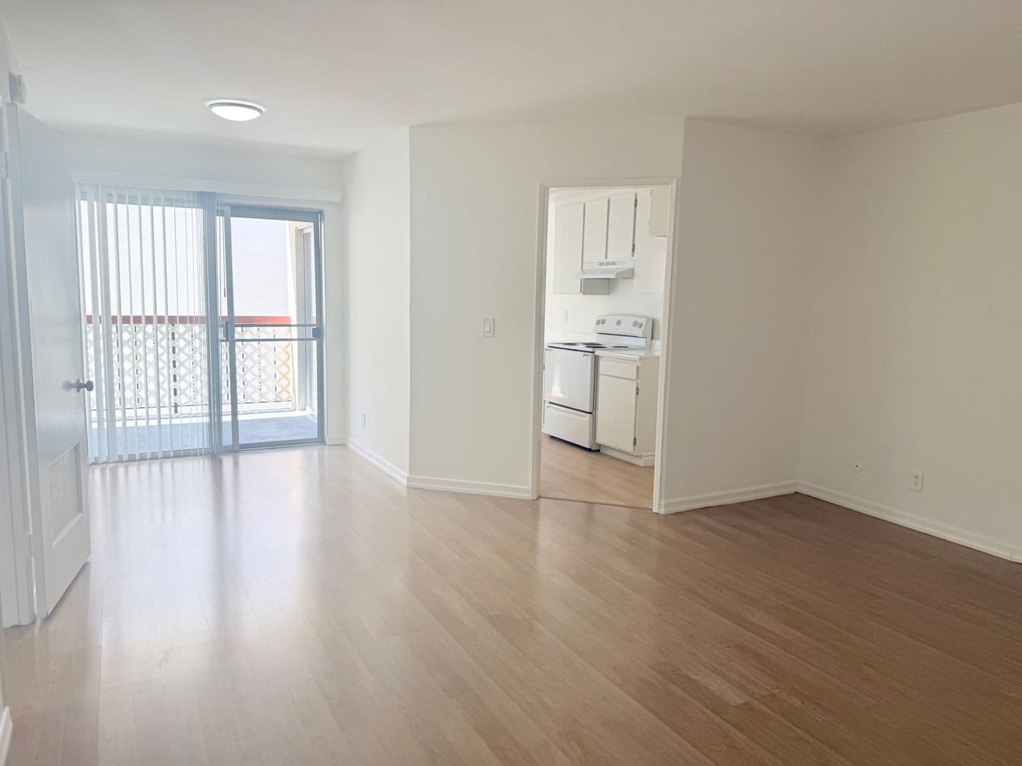 Los Angeles Apartment: 331 S. Ardmore Ave.
