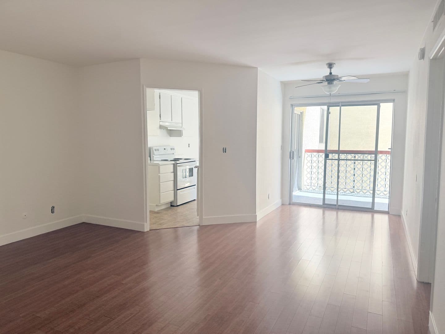 Los Angeles Apartment: 331 S. Ardmore Ave.
