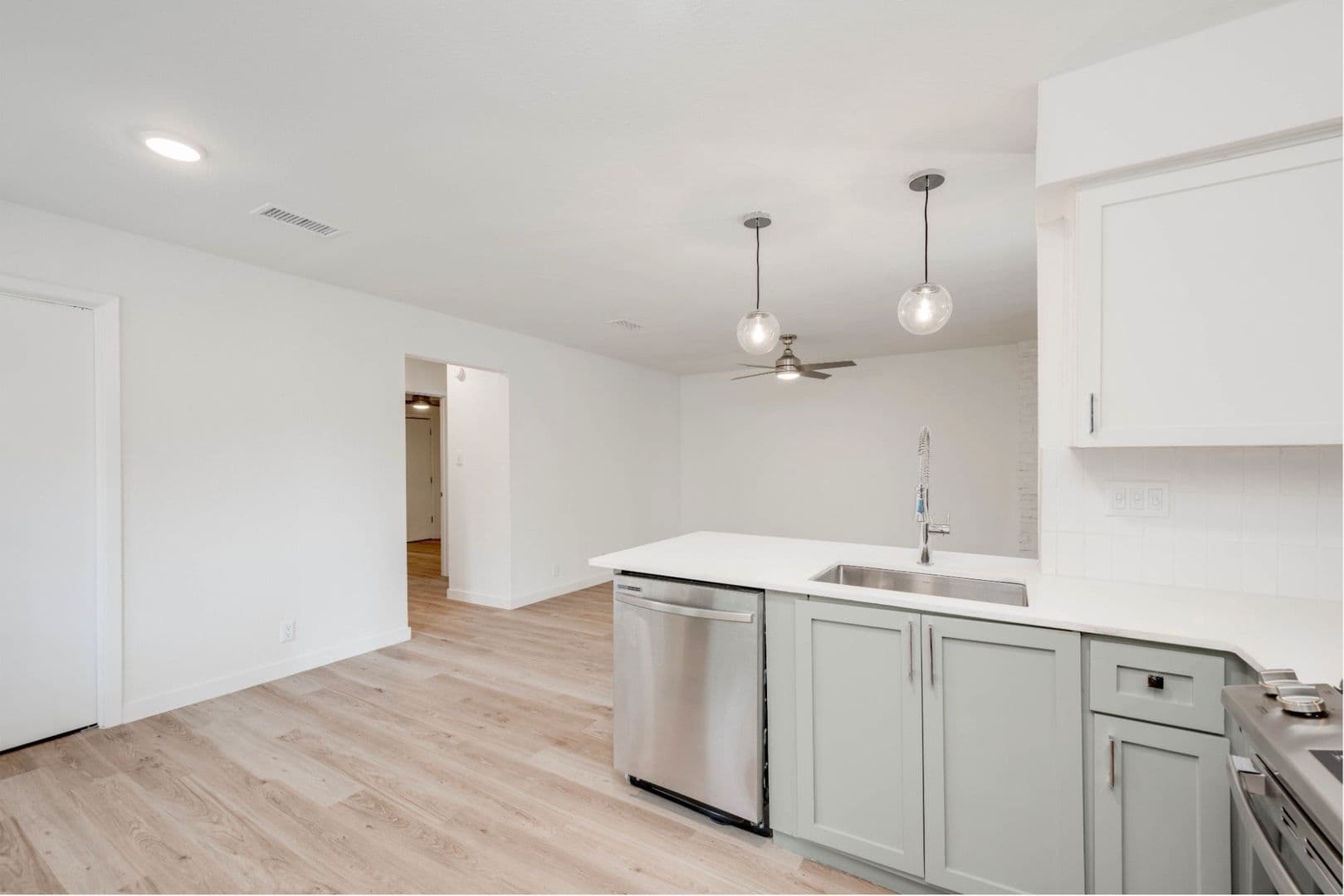 Austin Apartment: 5802 Cougar Drive