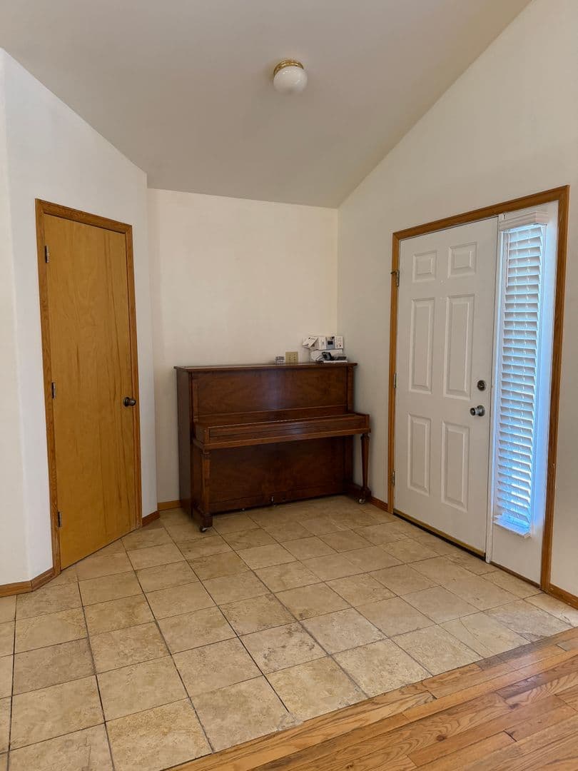 New Castle House: 460 Palmetto Drive