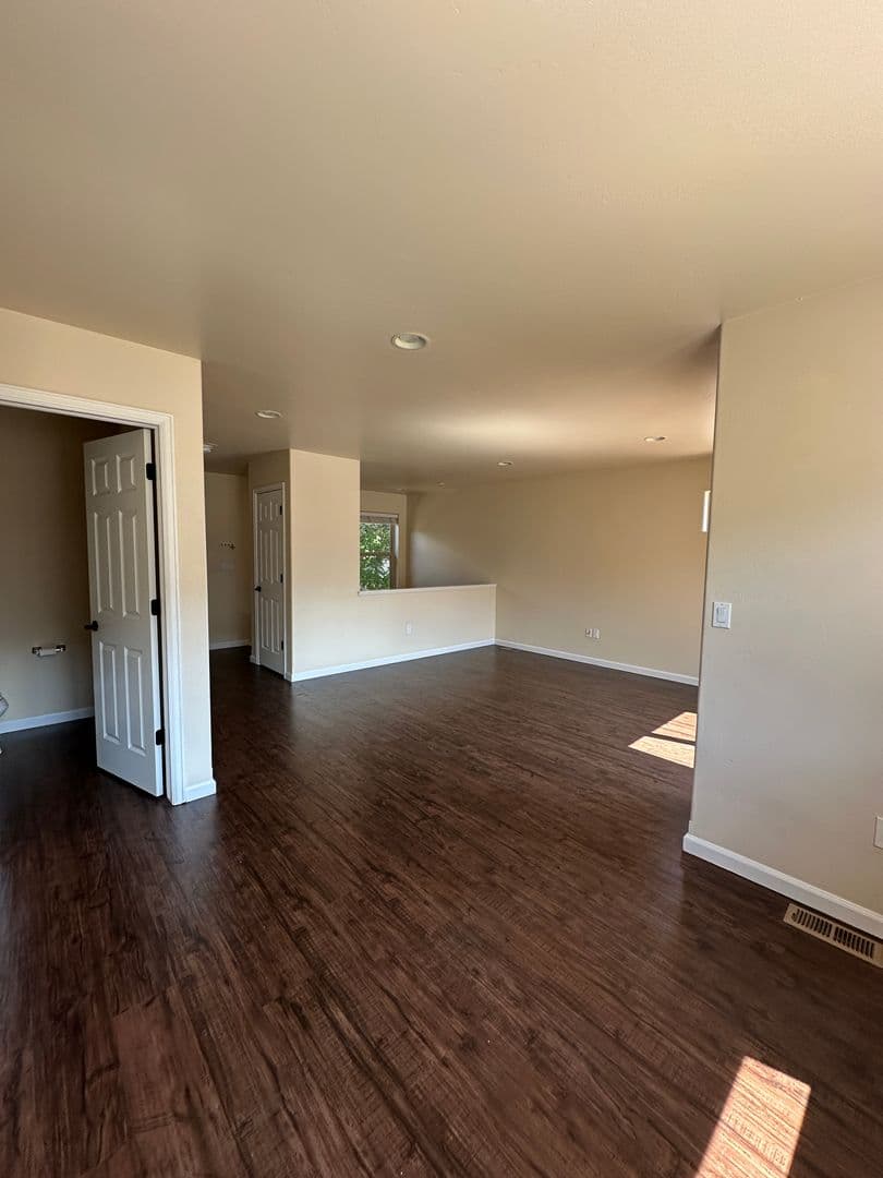 New Castle Townhome: 320 Castle Ridge Dr