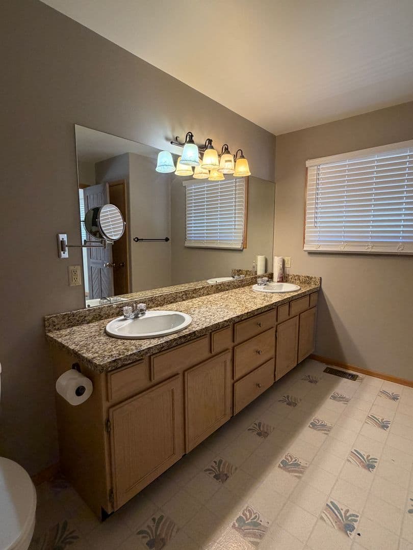 New Castle House: 460 Palmetto Drive