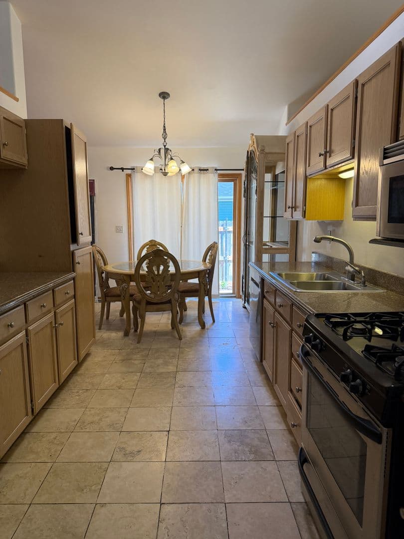 New Castle House: 460 Palmetto Drive