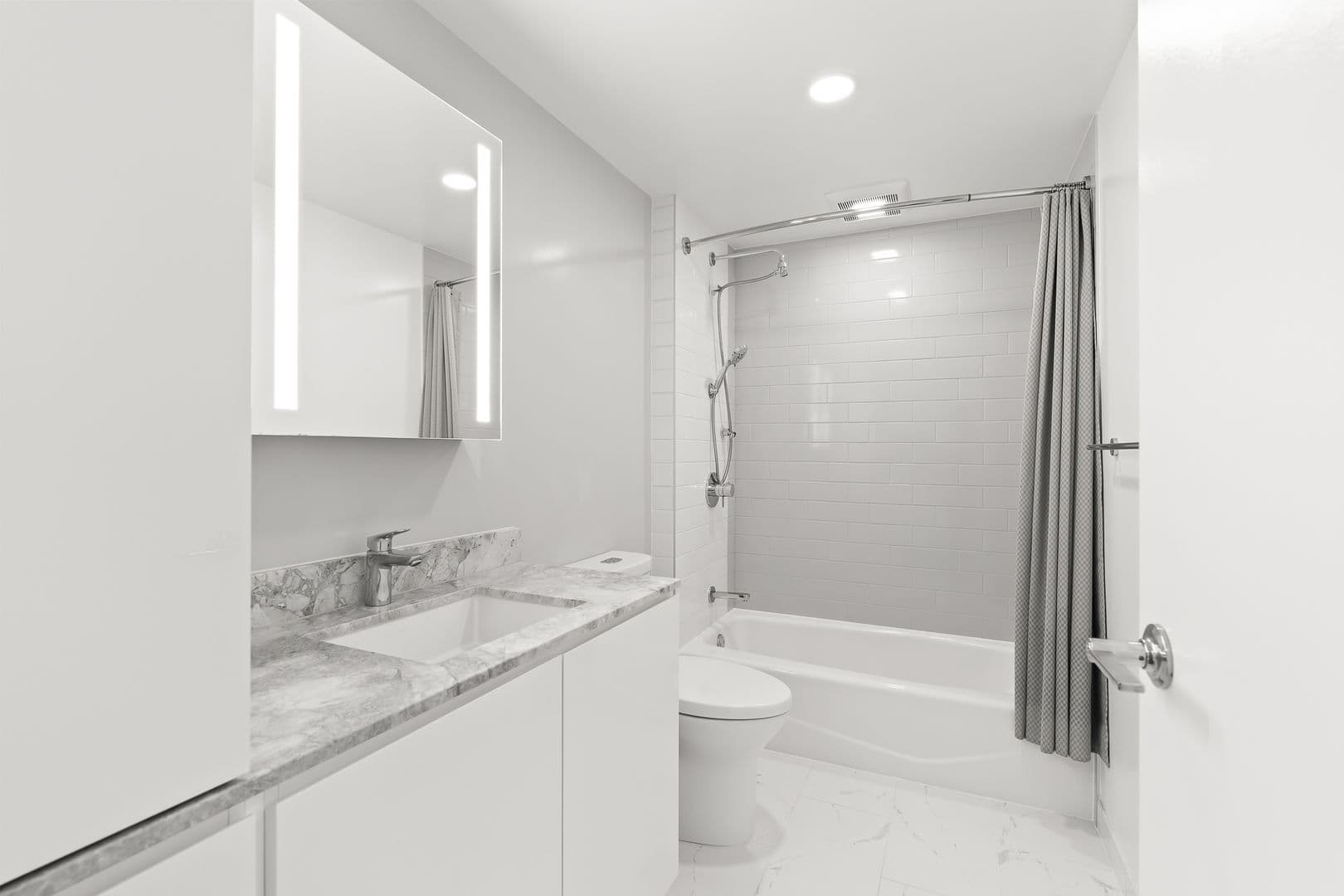 Honolulu Condo: 987 Queen St #3116