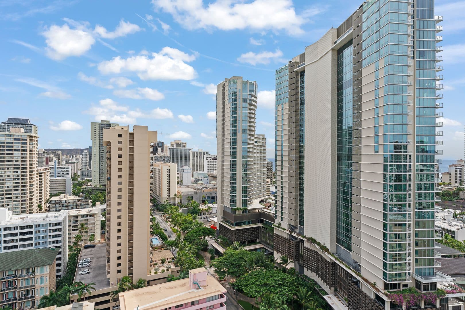 Honolulu Condo: 2092 Kuhio Ave #906