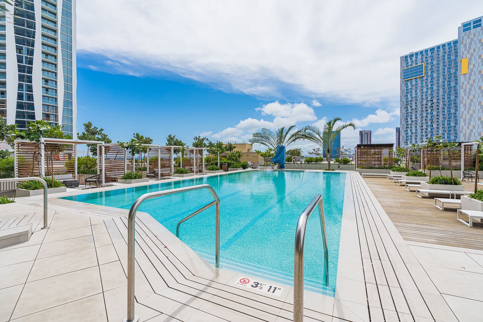 Honolulu Condo: 987 Queen St #3116
