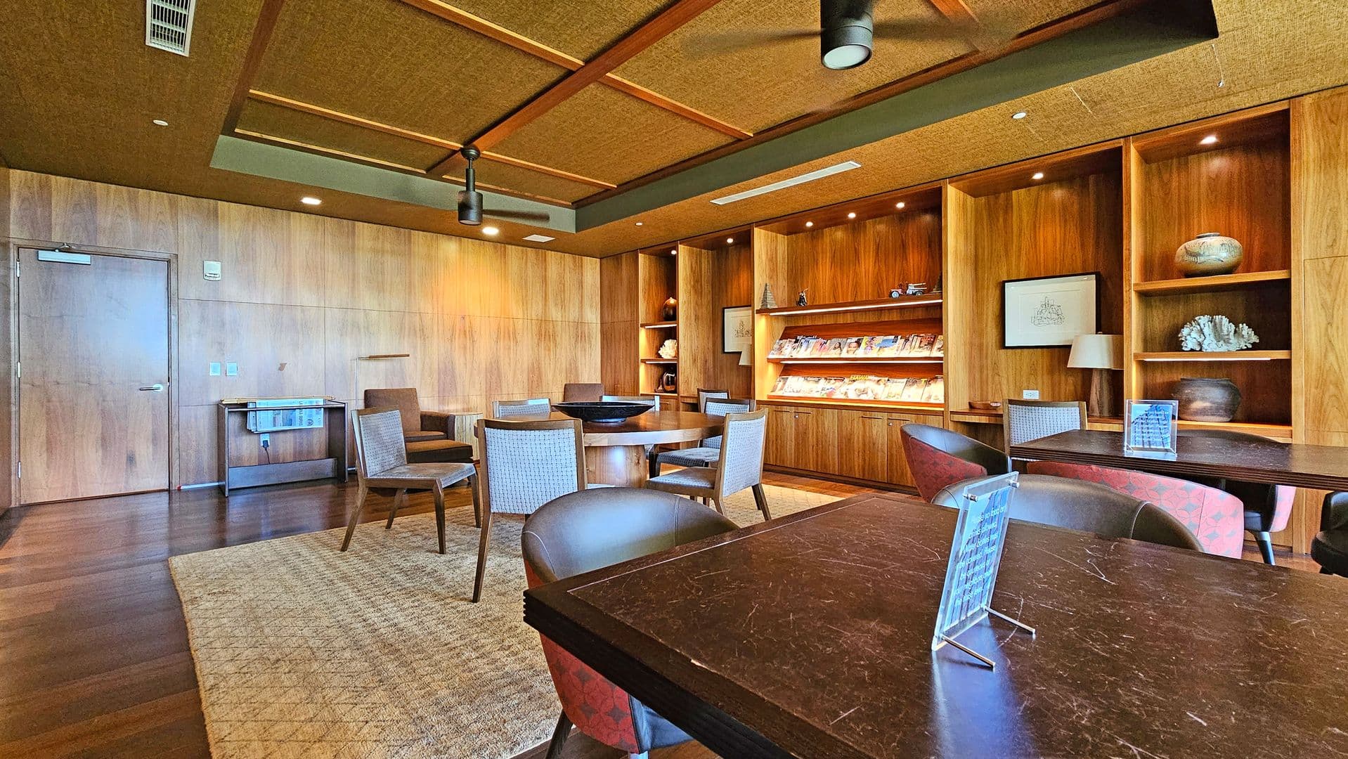 Honolulu Condo: 1555 Kapiolani Blvd #802