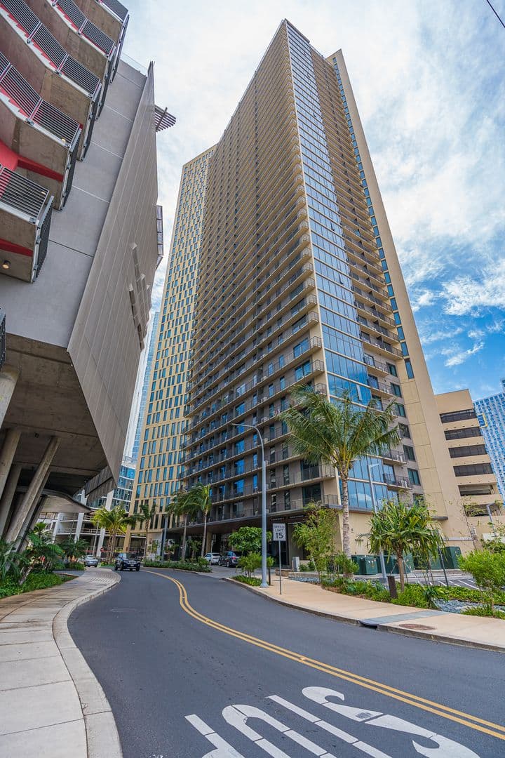 Honolulu Condo: 987 Queen St #3116