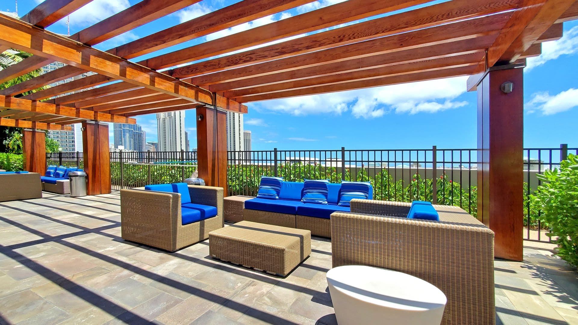 Honolulu Condo: 1555 Kapiolani Blvd #802