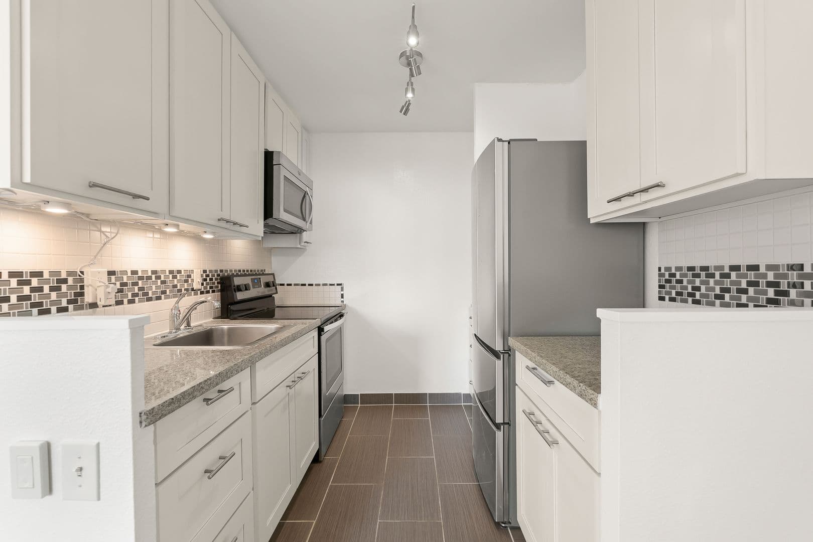 Honolulu Condo: 2092 Kuhio Ave #906