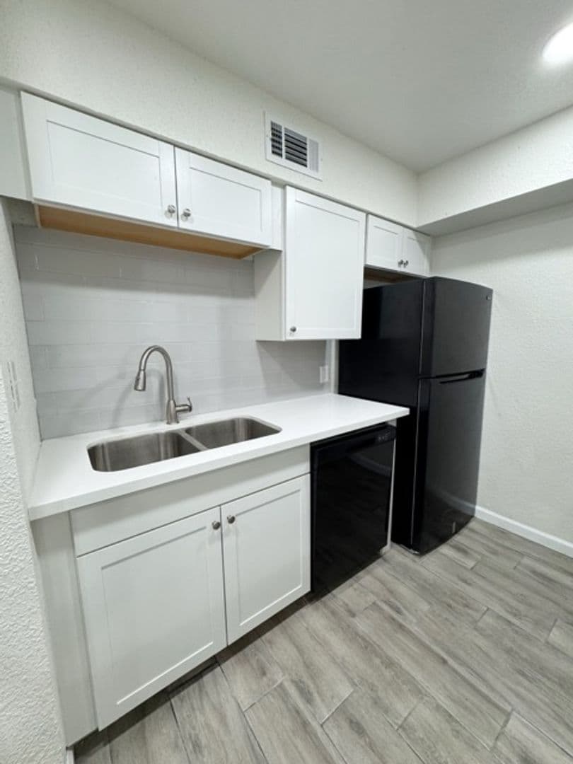 Silsbee Apartment: 1135 Hwy 327 East