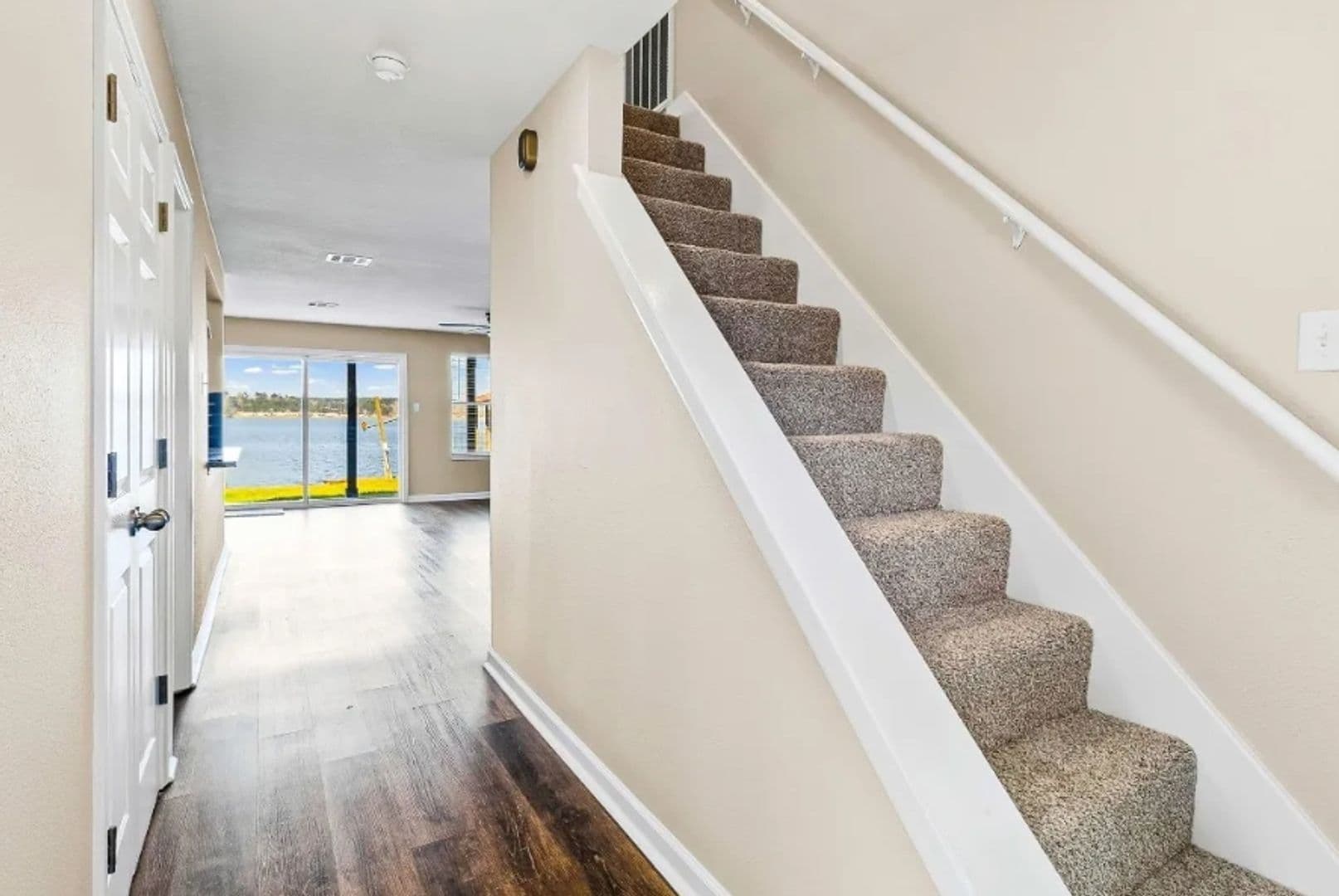 Livingston House: 416 Kickapoo Drive - 416 Kickapoo Drive