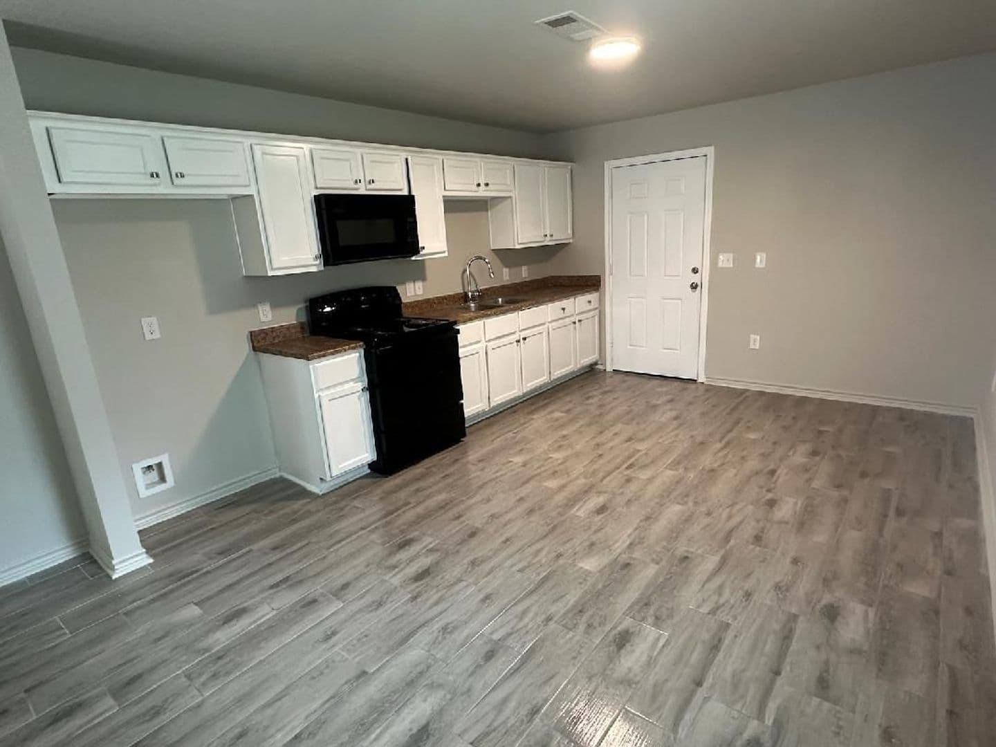 Newton House: 2222 Co Rd 3008 - 2222 Co Rd 3008, Newton, TX 75966