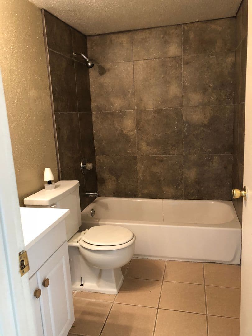 Anahuac Apartment: 400 Lazy Ln