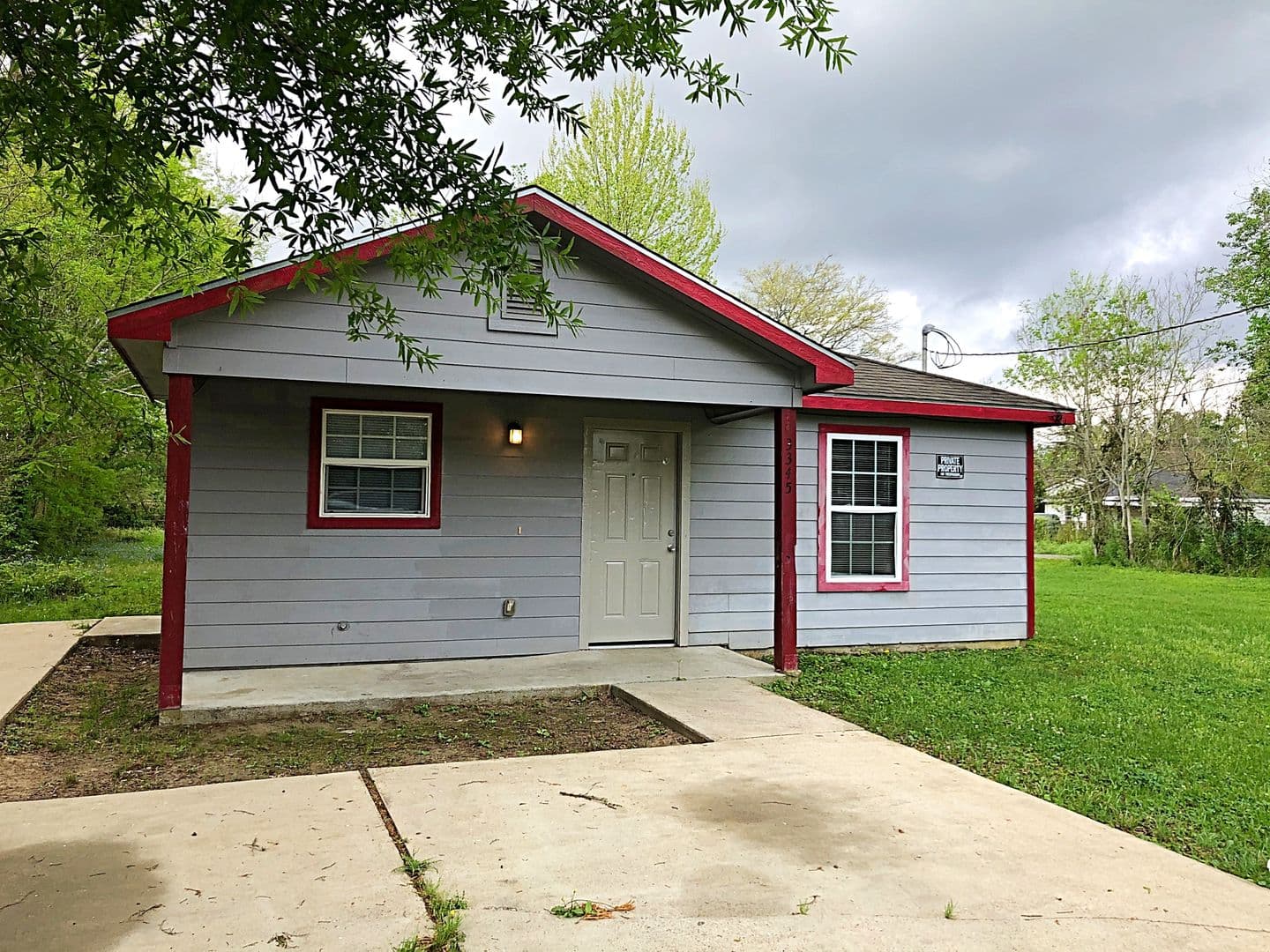 Beaumont House: 3345 West Ave