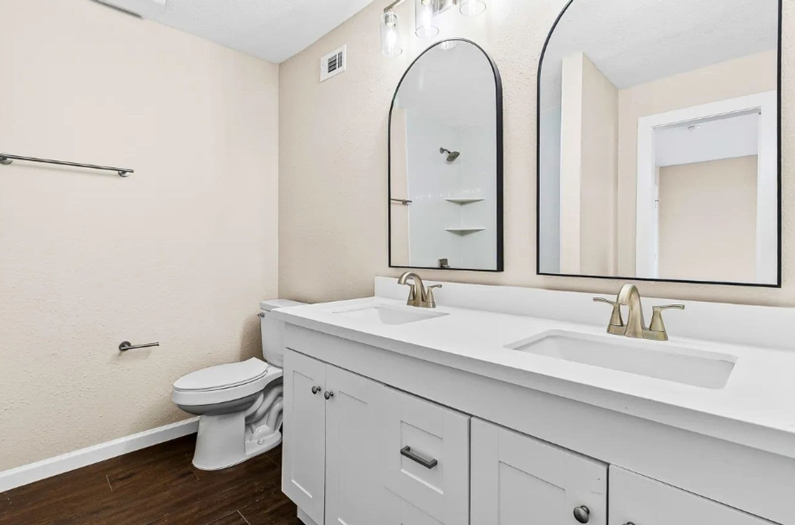 Livingston House: 416 Kickapoo Drive - 416 Kickapoo Drive