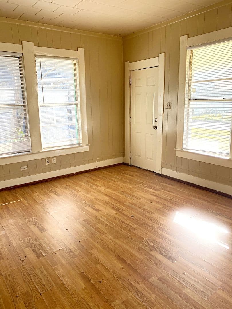 Beaumont House: 2046 Grand A