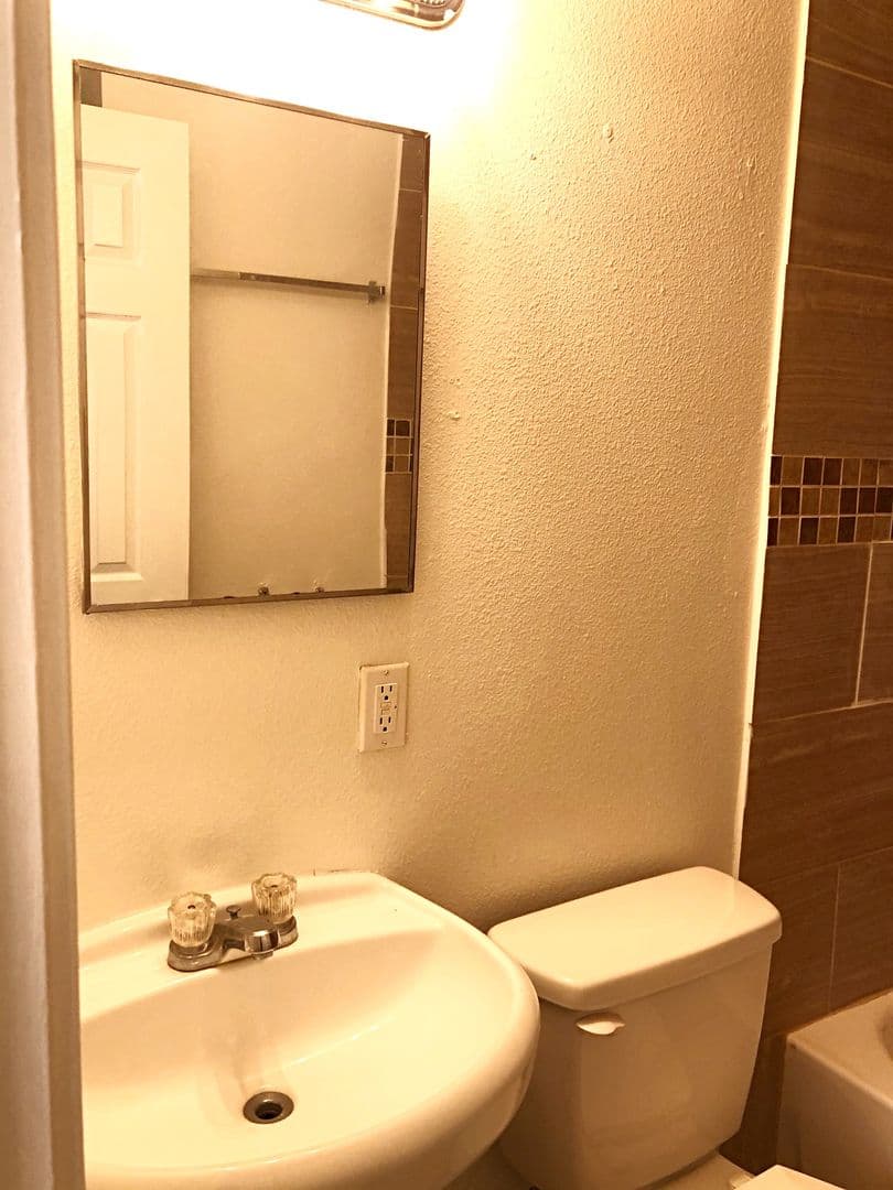 Bridge City Apartment: 400 Bower Dr