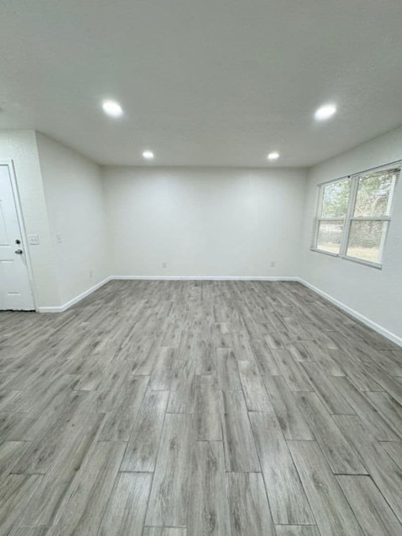 Silsbee Apartment: 1135 Hwy 327 East
