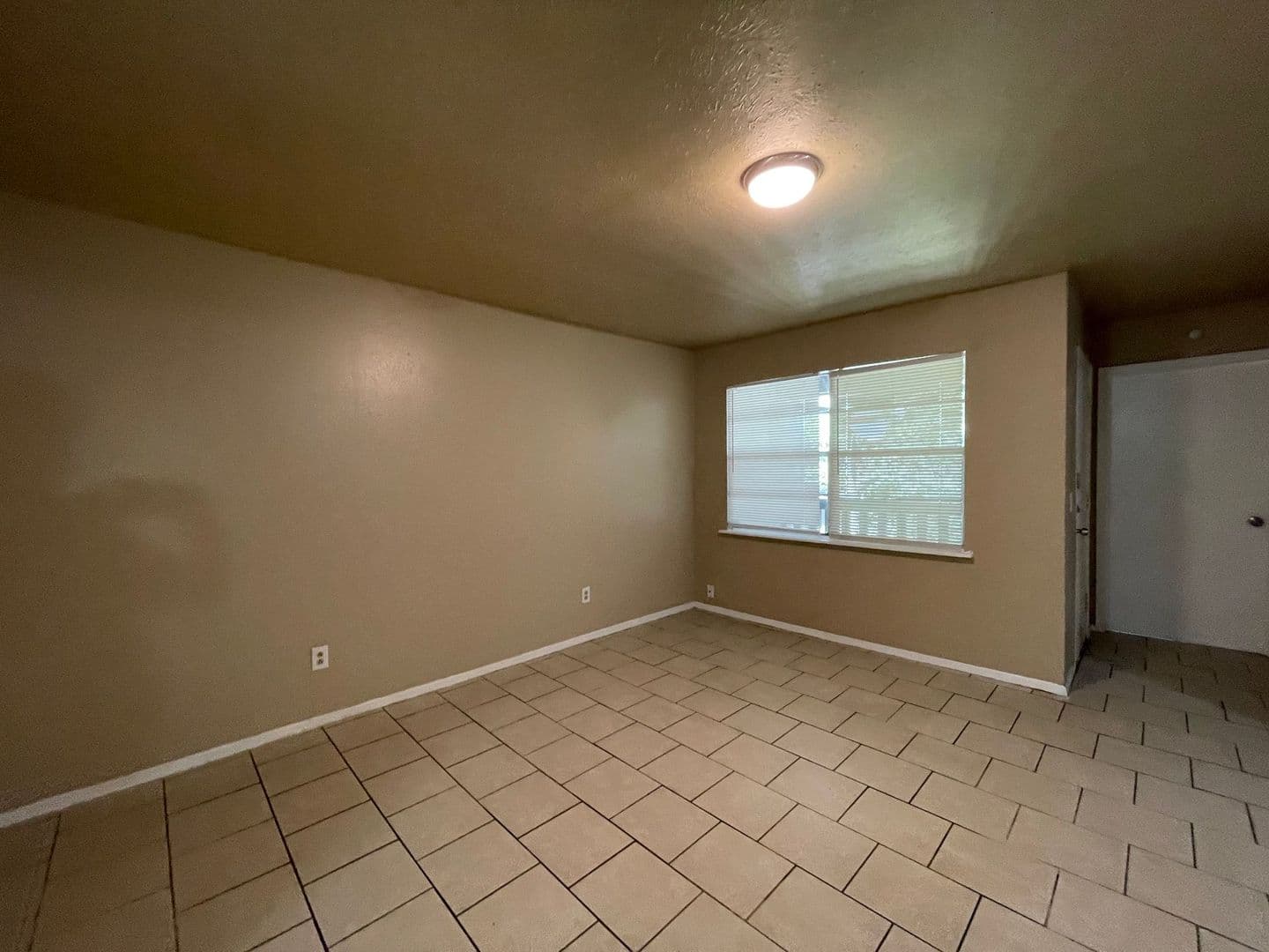 Silsbee Apartment: 1135 Hwy 327 East