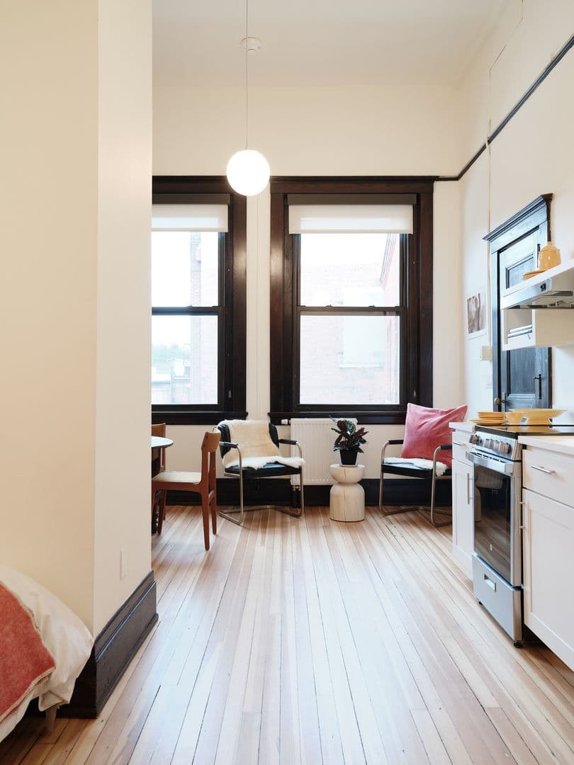 Great Barrington Apartment: 4 Castle Street