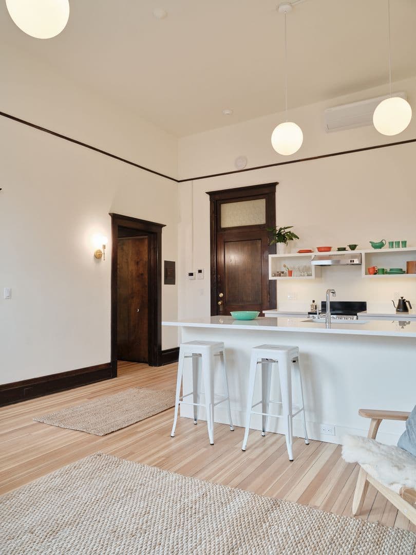 Great Barrington Apartment: 4 Castle Street